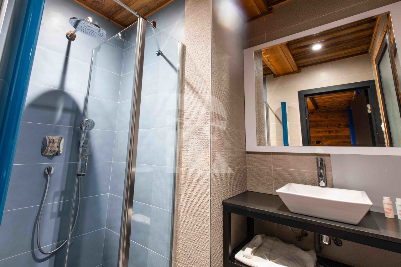 apartment in Tignes : Rent deluxe chalet with one of the finest views in the resort - Photo 9