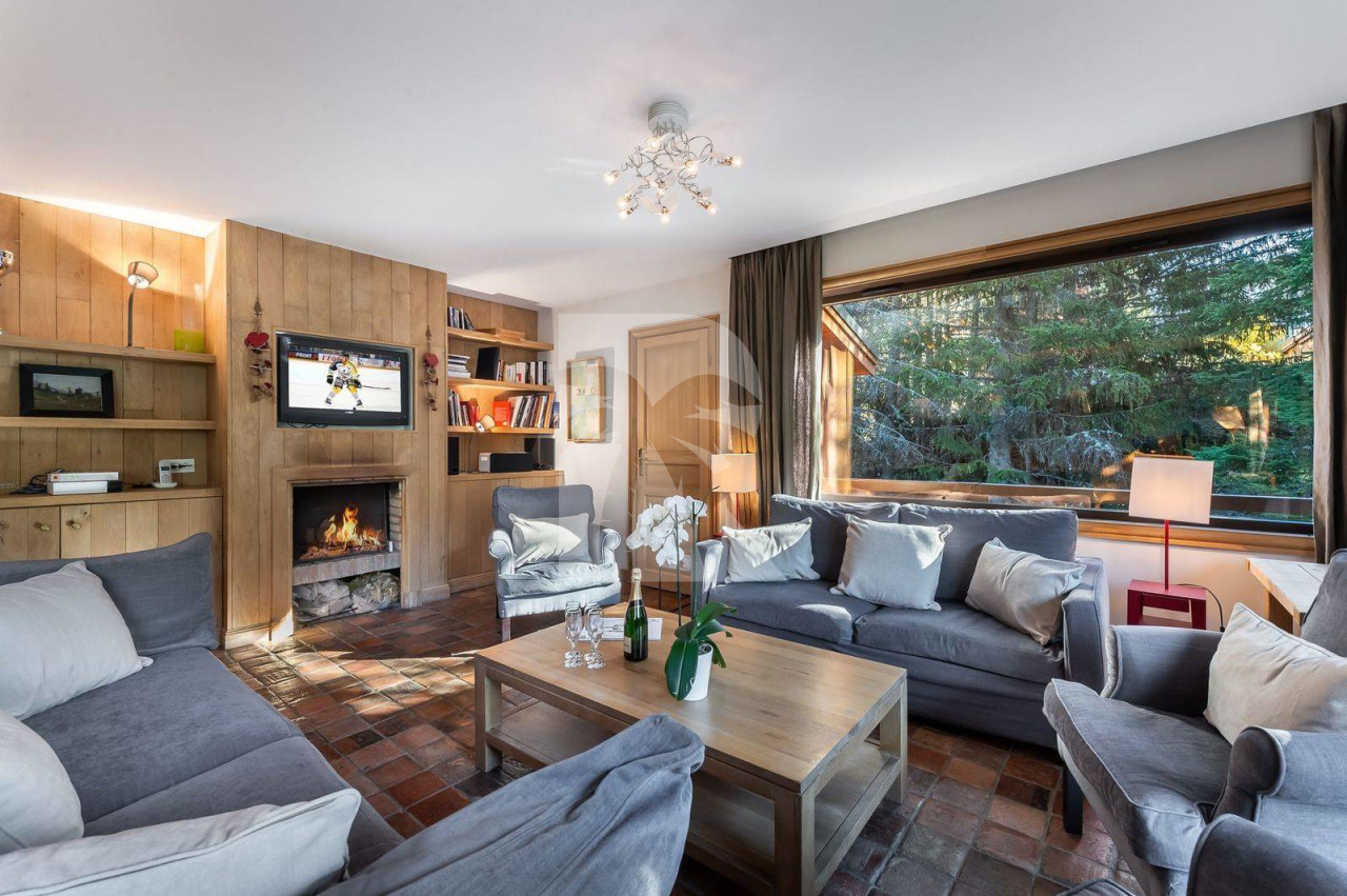 villa in Courchevel : Rent this Chalet in Jardin Alpin - Photo 2