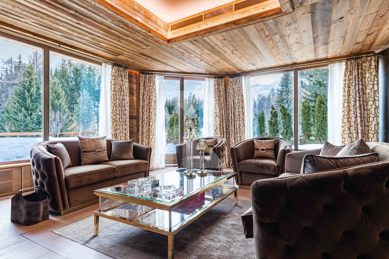 villa in  : Rent ultra-luxury chalet in Crans-Montana - Photo 2