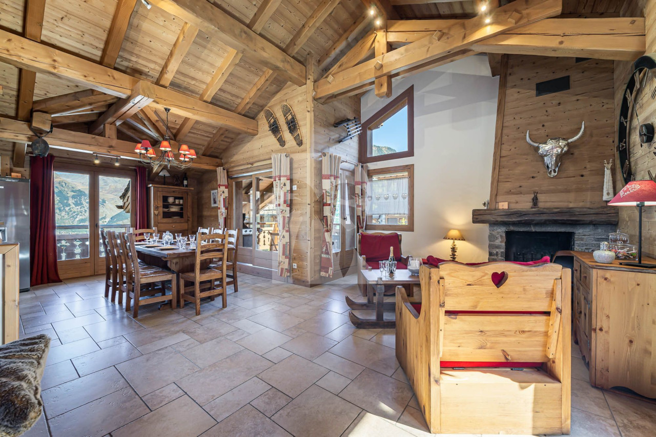 villa in Courchevel : Rent lovely chalet in Courchevel Village - Photo 1