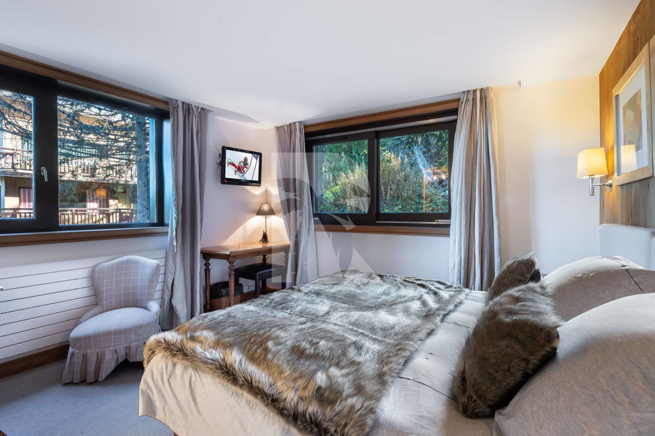 villa in Courchevel : Rent this Chalet in Jardin Alpin - Photo 9