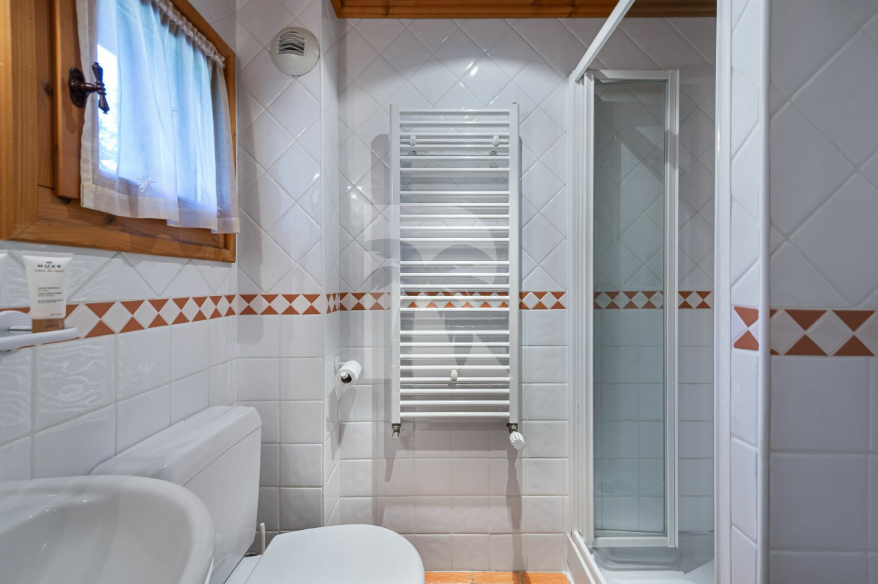 villa in Courchevel : Rent cosy individual chalet with its Hammam - Photo 10
