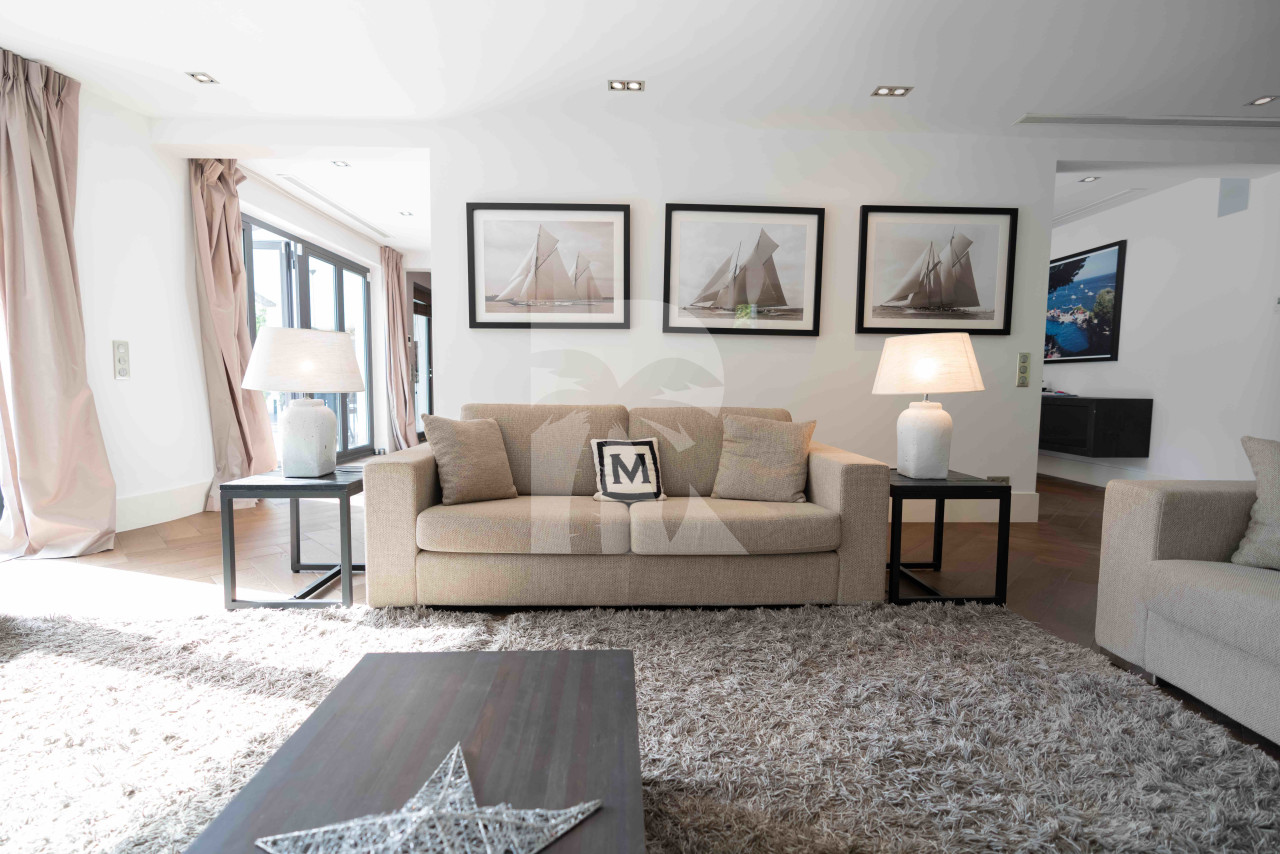 villa in Mougins : Rent wonderful 5 bedroom villa located in a prestigious domaine in Mougins - Photo 5