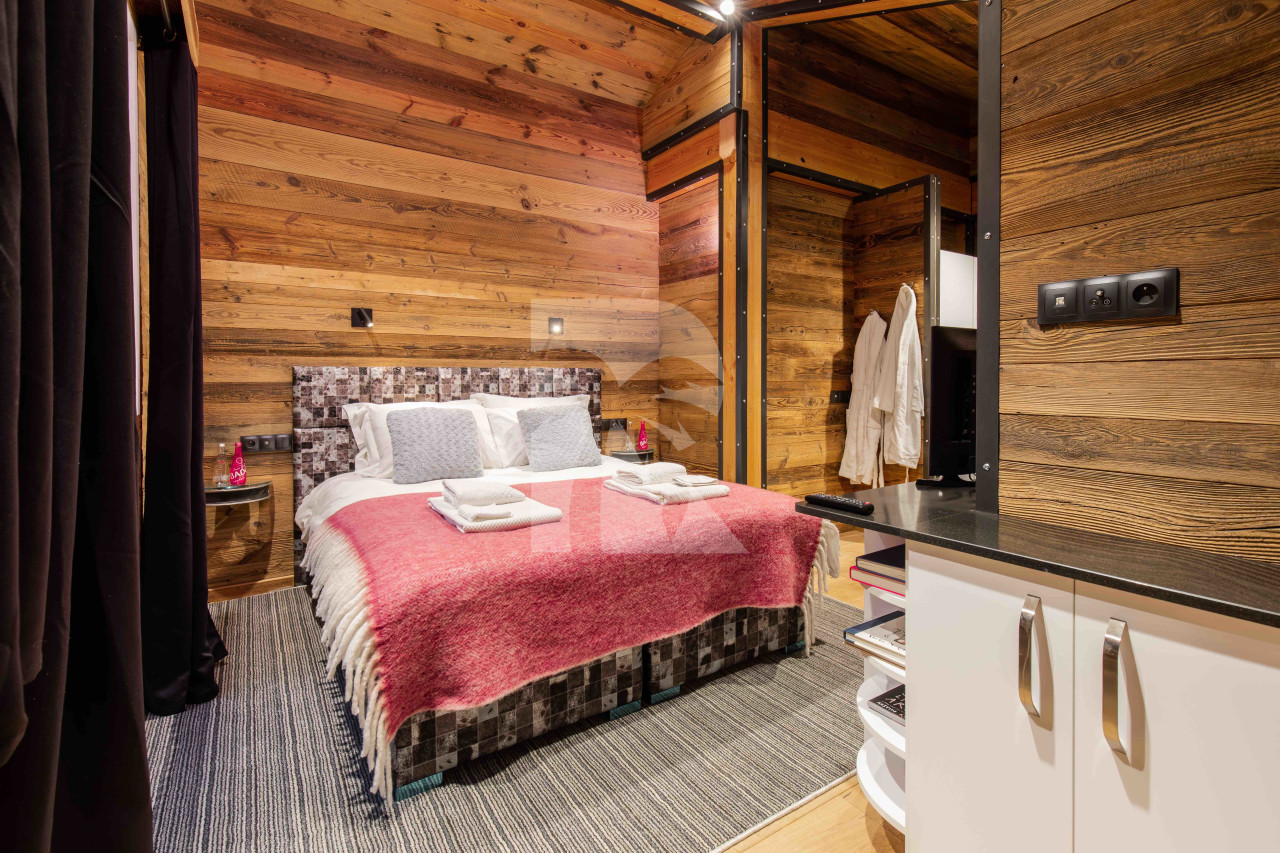 villa in Tignes : Rent deluxe chalet with spectacular view of Mont Blanc - Photo 9