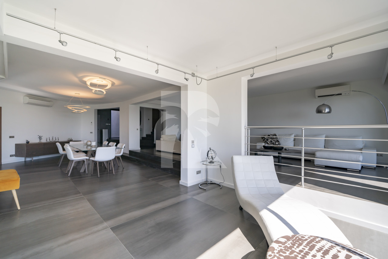 villa in Cannes : Rent brand new villa with amazing sea views and infinity swimming pool  in Cannes - Photo 8