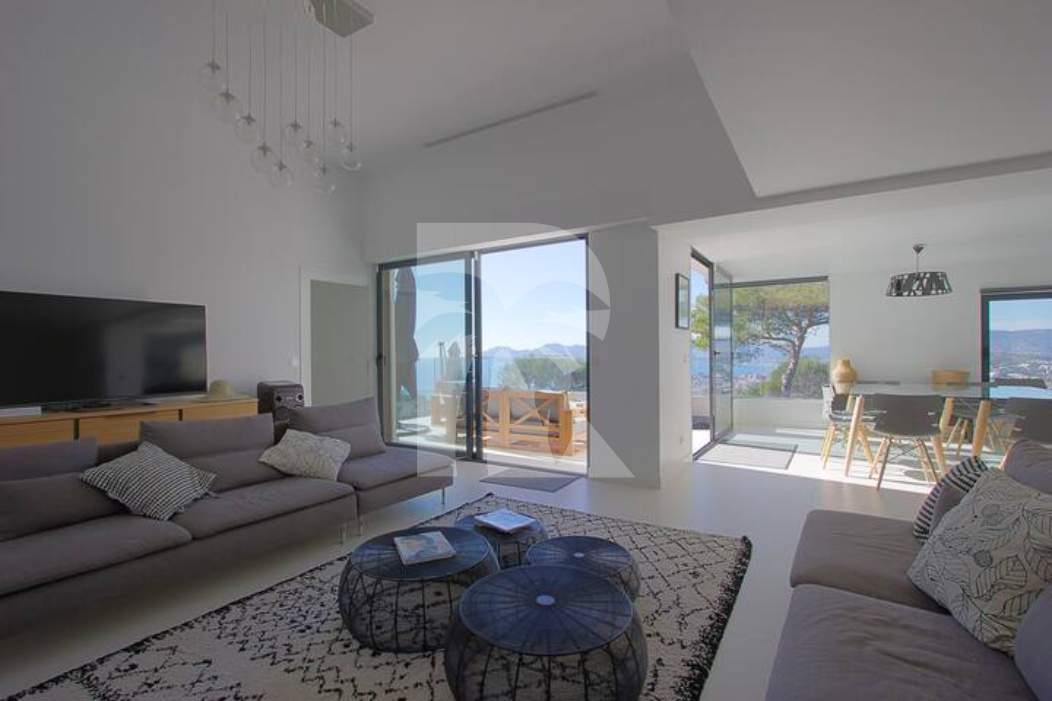 villa in Cannes : Rent lovely villa with sea view - Photo 4