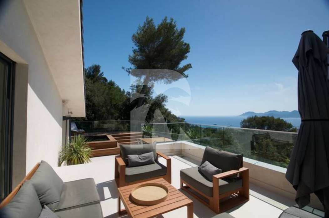 villa in Cannes : Rent lovely villa with sea view - Photo 12