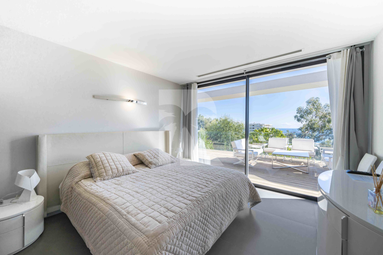 villa in Cannes : Rent beautiful 4 bedrooms with sea view - Photo 9