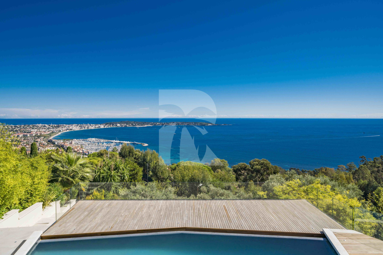 villa in Cannes : Rent this brand new villa located in one of the most sought after area in Cannes. - Photo 0