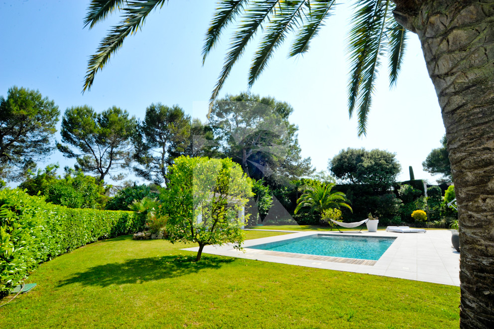 villa in Mougins : Rent this lovely villa in the 'Parc des Mougins' - Photo 8
