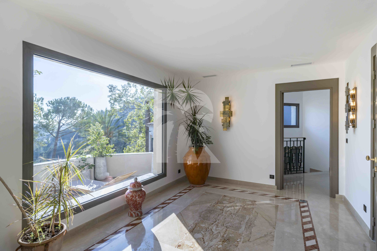 villa in Saint-Paul-de-Vence : Rent this lovely house in Saint Paul de Vence with a gorgeous view and all amenities you need to have a lovely stay. - Photo 3