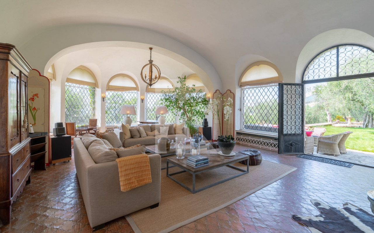 villa in Châteauneuf-Grasse : Rent magnificent villa with a breathtaking view over the French Riviera - Photo 7