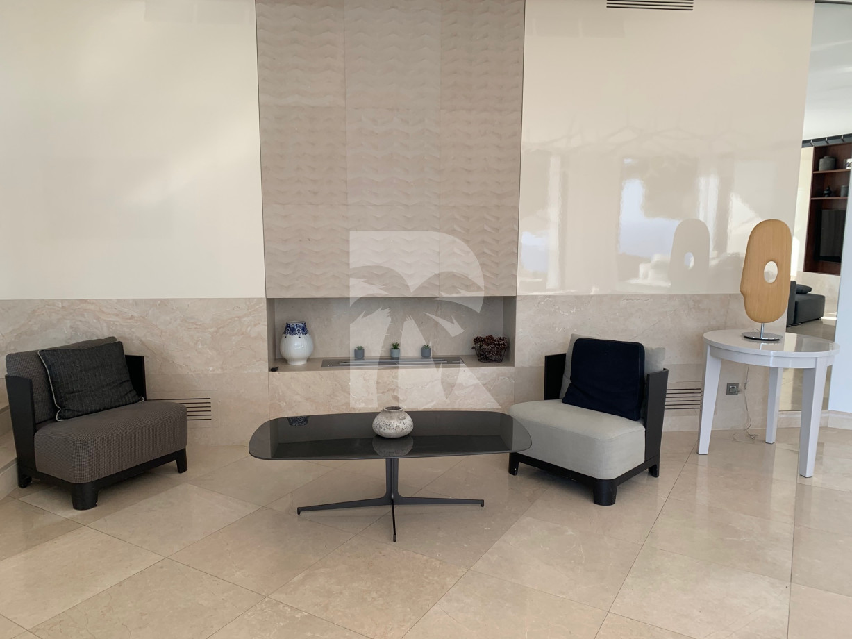 villa in Cannes : Rent Ultra Modern 7 bedroom villa overlooking the Islands off Cannes with easy access into the Croisette - Photo 9