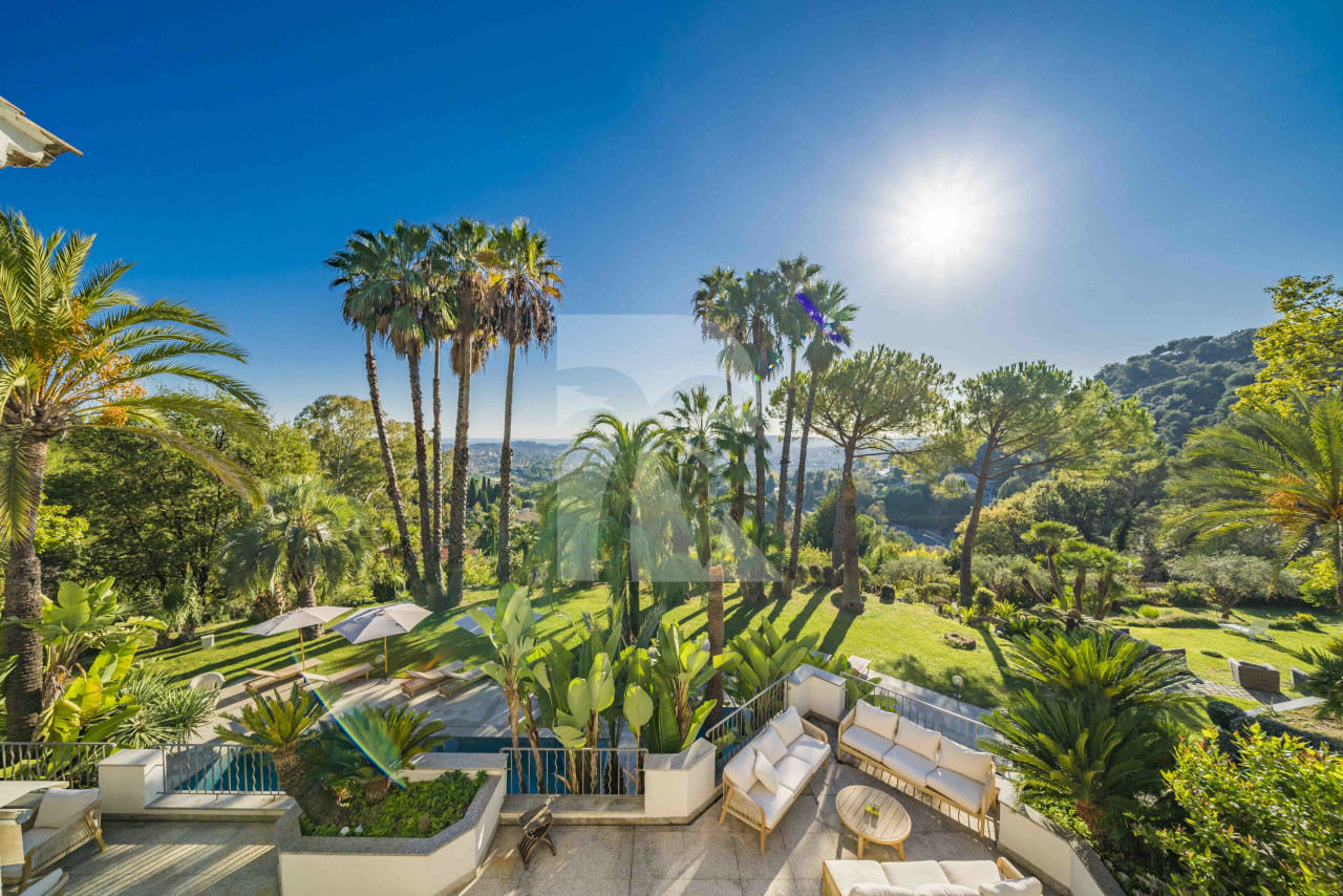 villa in Saint-Paul-de-Vence : Rent this lovely house in Saint Paul de Vence with a gorgeous view and all amenities you need to have a lovely stay. - Photo 1
