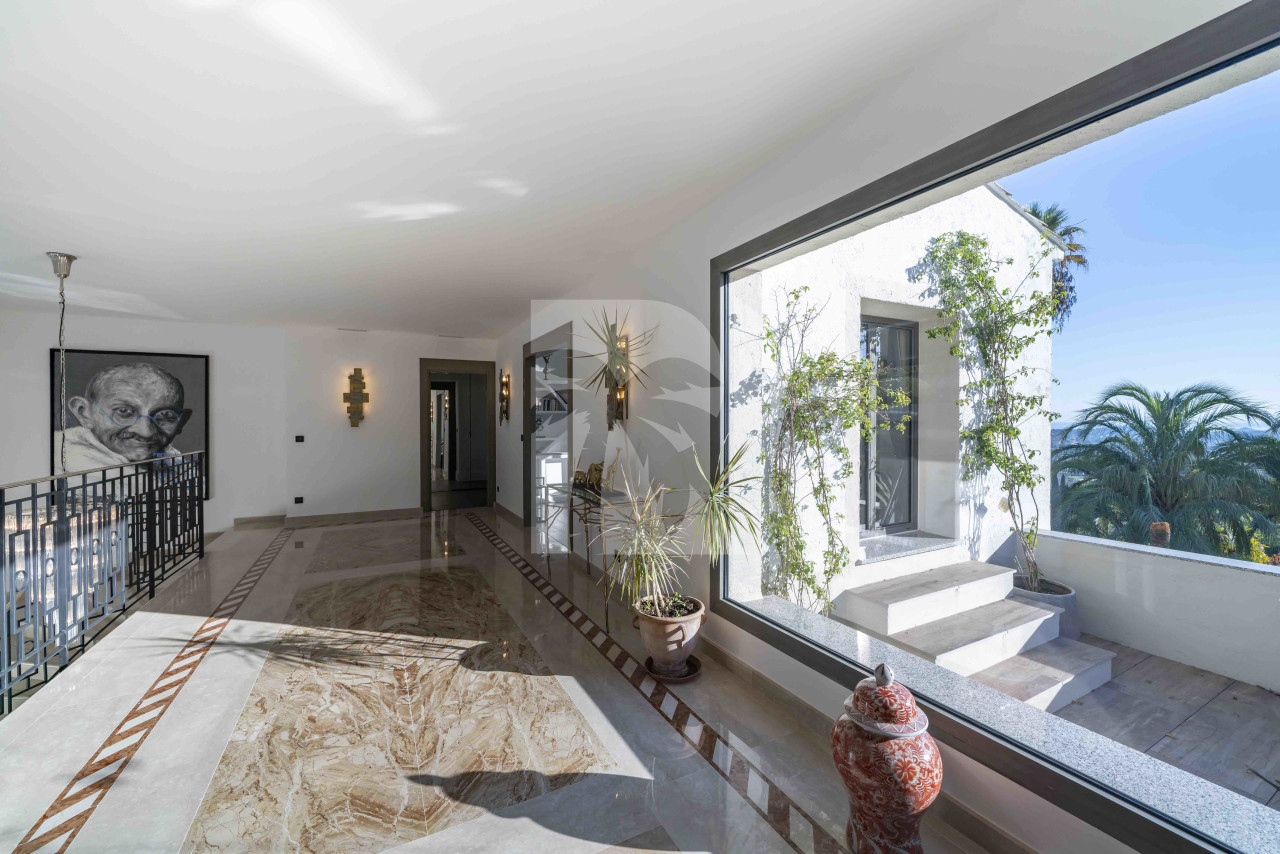 villa in Saint-Paul-de-Vence : Rent this lovely house in Saint Paul de Vence with a gorgeous view and all amenities you need to have a lovely stay. - Photo 2