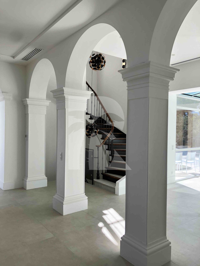 villa in St Tropez : Rent this incredible castle completely renovated with an amazing location. - Photo 9