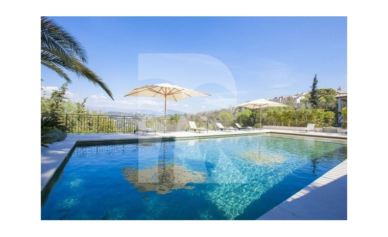 villa in Mougins : Rent wonderful 5 bedroom villa walking distance to Mougins Village - Photo 1