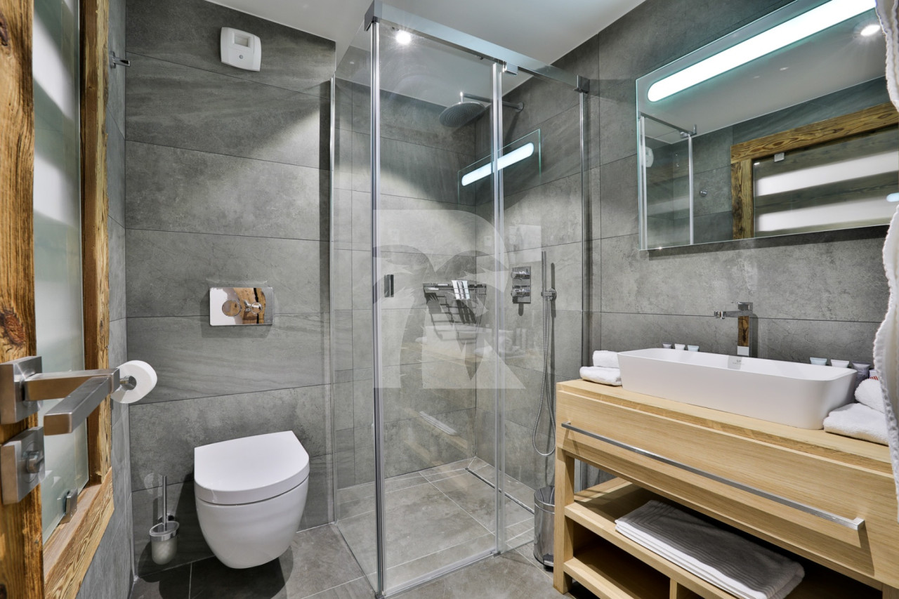 villa in Chamonix : Rent amazing chalet in Chamonix - Photo 12
