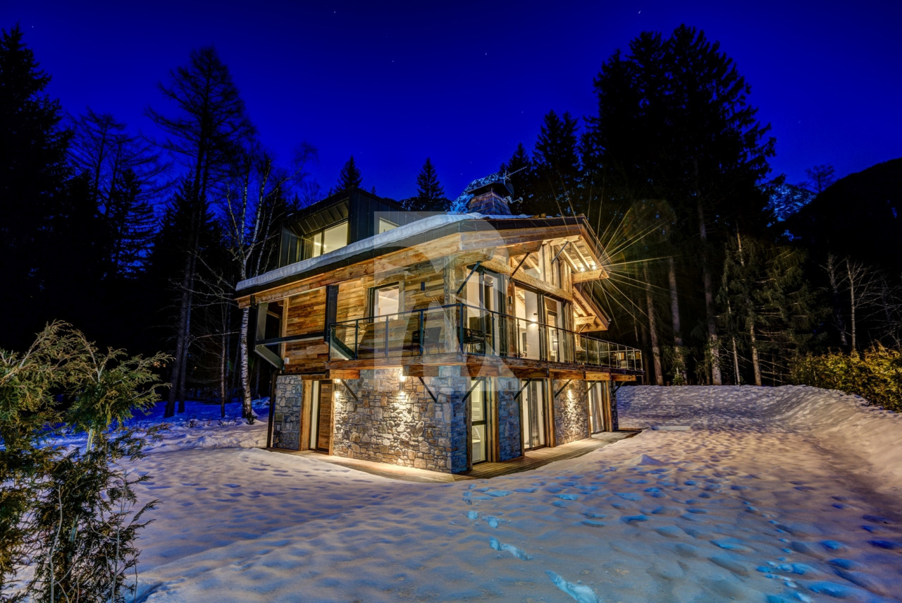 villa in Chamonix : Rent sumptuous chalet with swimming pool in Chamonix - Photo 0