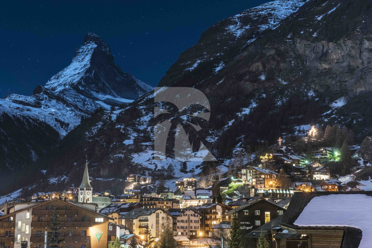 villa in Zermatt : Rent state of the art 5-bedroom chalet in Zermatt - Photo 0