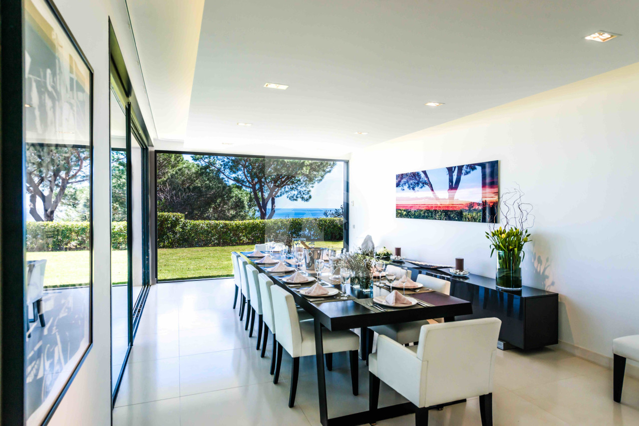 villa in St Tropez : Rent wonderful contemporary villa with sea view in Ramatuelle - Photo 9