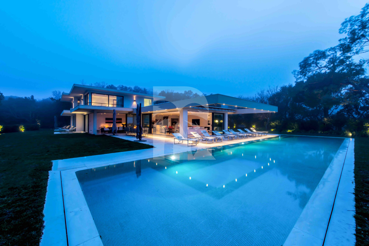 villa in St Tropez : Rent wonderful contemporary villa with sea view in Ramatuelle - Photo 0