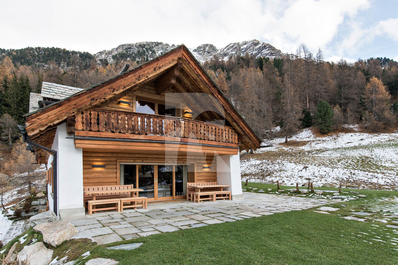 villa in Verbier : Rent large chalet with 8 bedrooms and indoor swimming pool and sauna - Photo 1