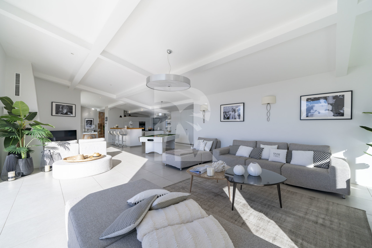 villa in Cannes : Rent this 6 bedroom villa with a gorgeous sea view. - Photo 4