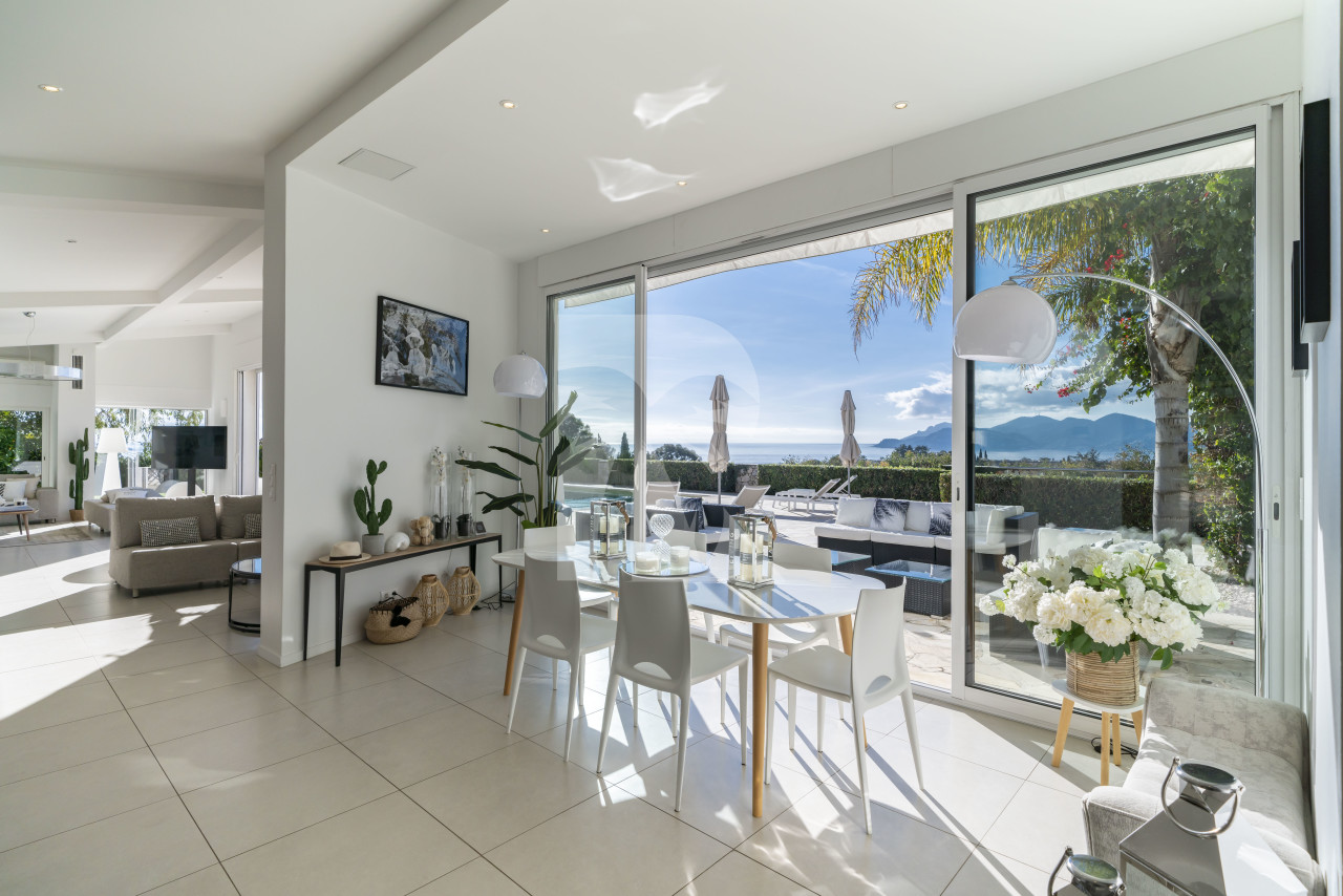villa in Cannes : Rent this 6 bedroom villa with a gorgeous sea view. - Photo 6