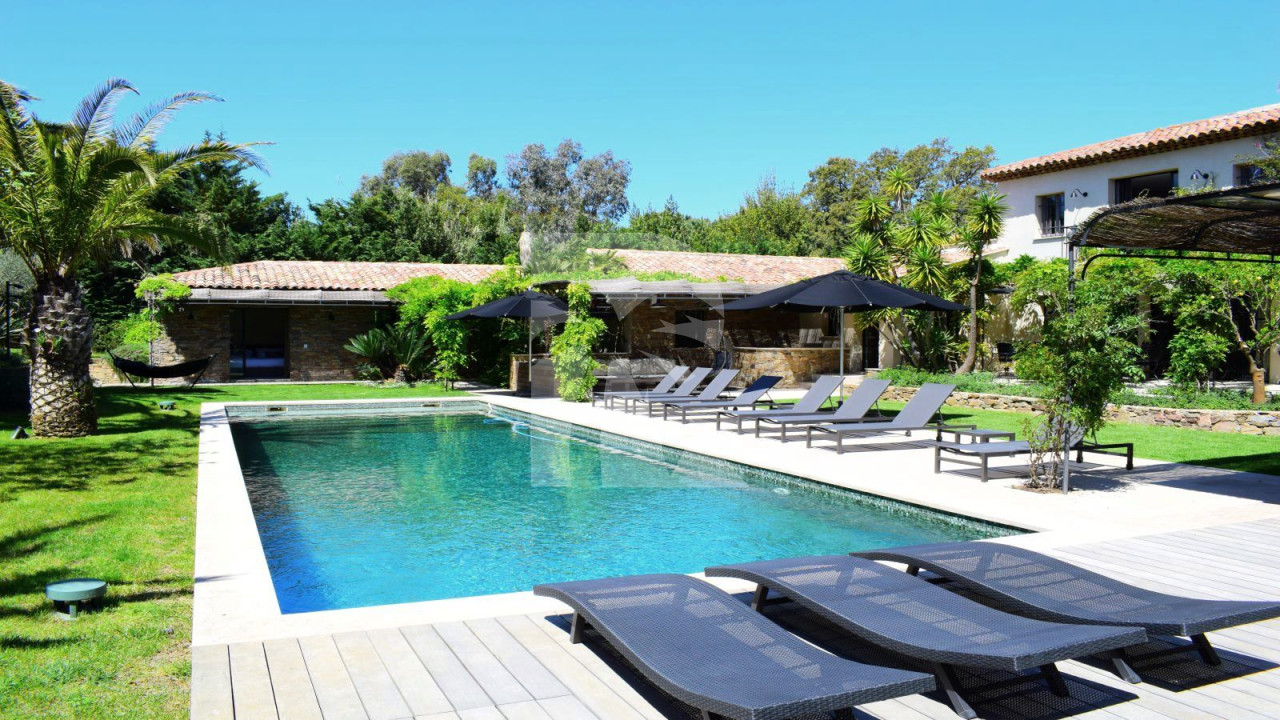 villa in St Tropez : Rent this beautiful newly renovated 7-bedrooms villa located in St Tropez - Photo 1