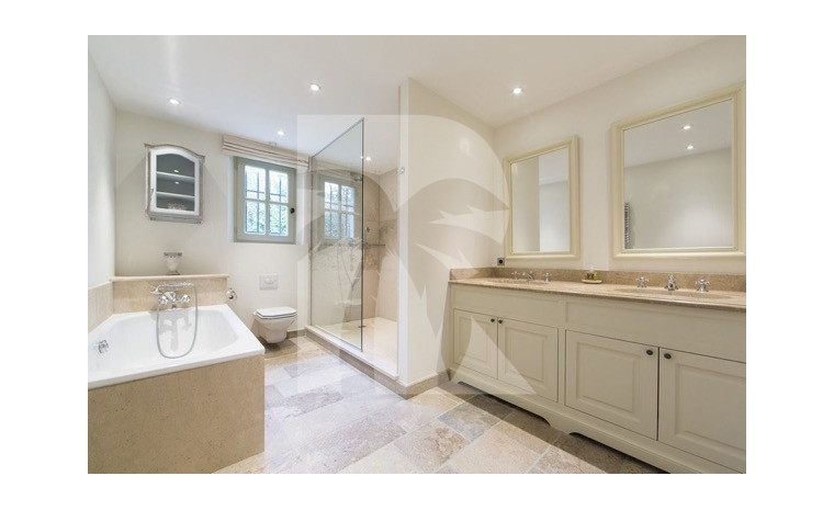 villa in Mougins : Rent wonderful 5 bedroom villa walking distance to Mougins Village - Photo 8
