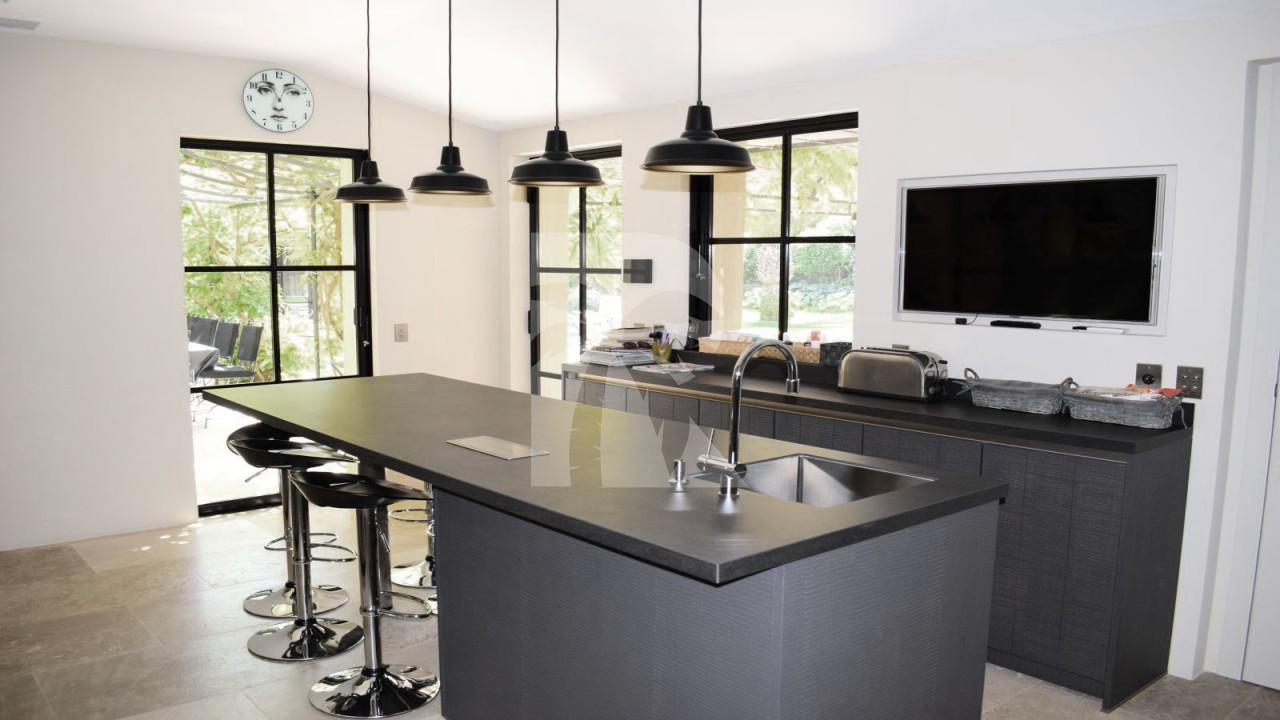 villa in St Tropez : Rent this beautiful newly renovated 7-bedrooms villa located in St Tropez - Photo 6