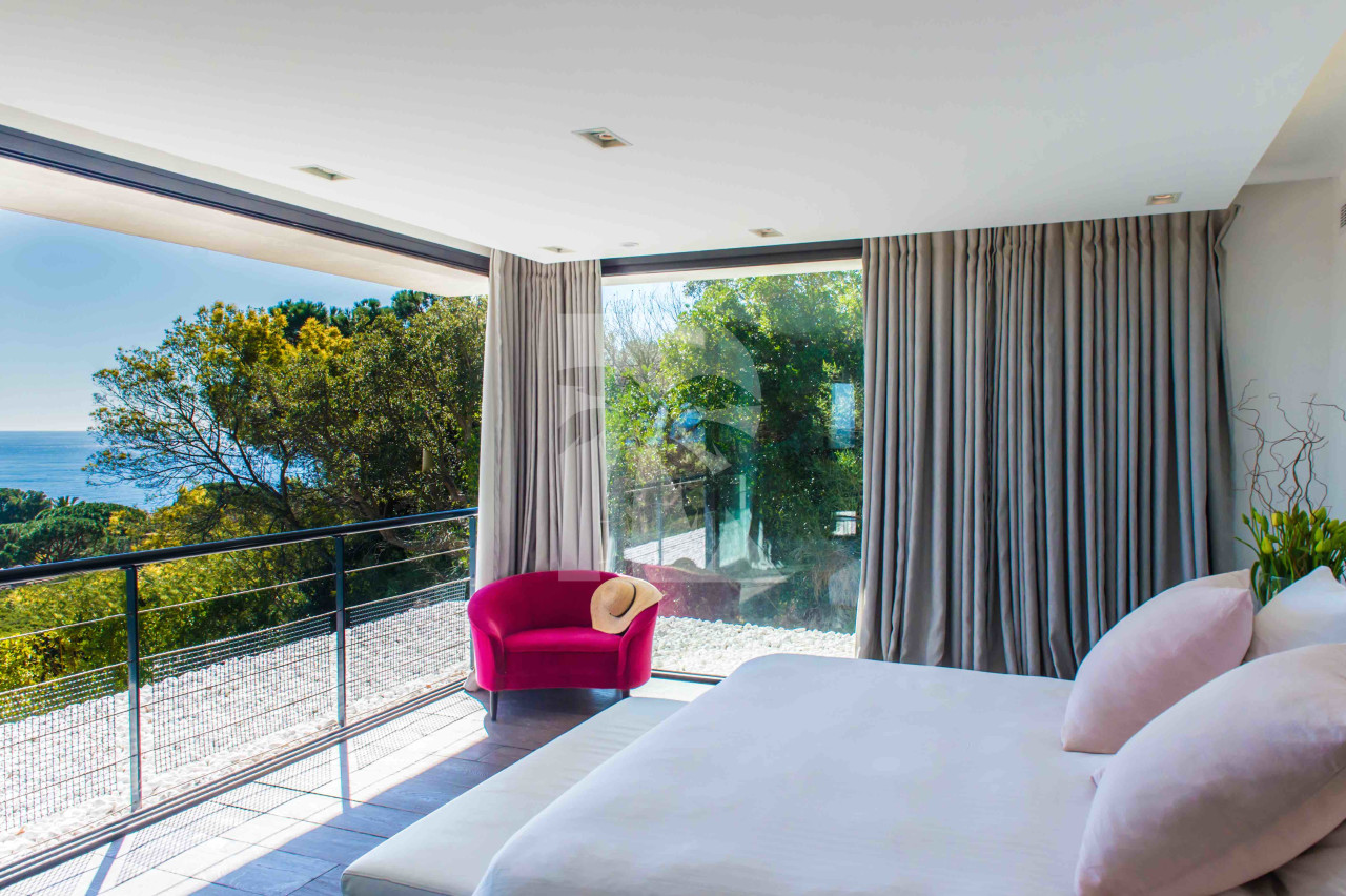 villa in St Tropez : Rent wonderful contemporary villa with sea view in Ramatuelle - Photo 12