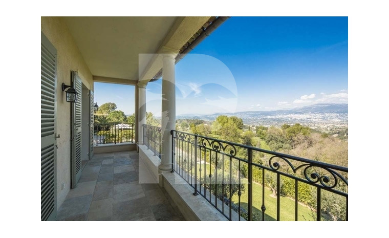 villa in Mougins : Rent wonderful 5 bedroom villa walking distance to Mougins Village - Photo 12
