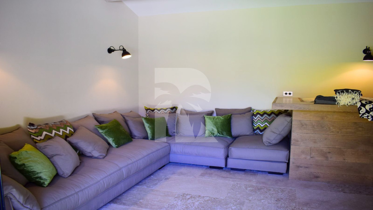 villa in St Tropez : Rent this beautiful newly renovated 7-bedrooms villa located in St Tropez - Photo 3