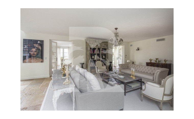 villa in Mougins : Rent wonderful 5 bedroom villa walking distance to Mougins Village - Photo 5