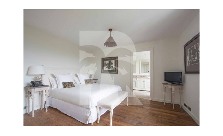 villa in Mougins : Rent wonderful 5 bedroom villa walking distance to Mougins Village - Photo 10
