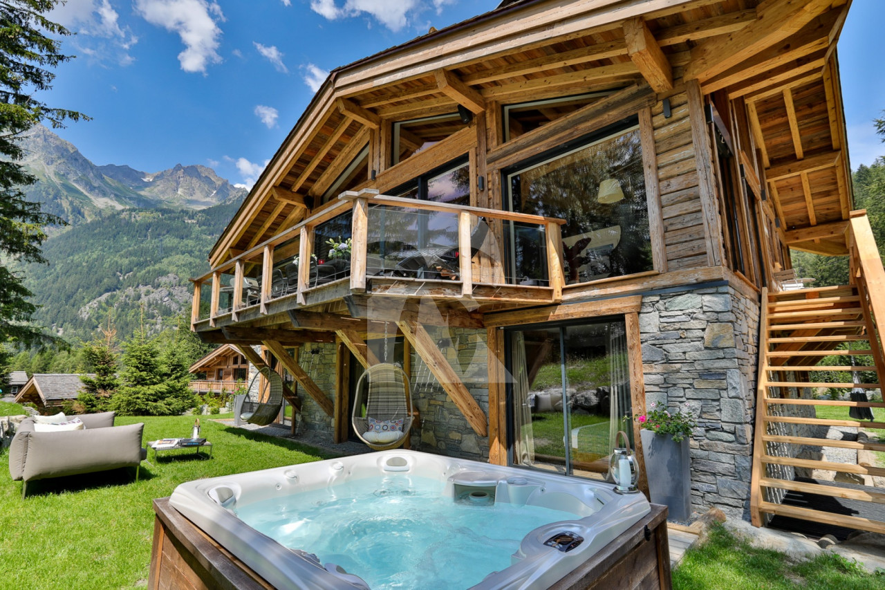 villa in Chamonix : Rent amazing chalet in Chamonix - Photo 1