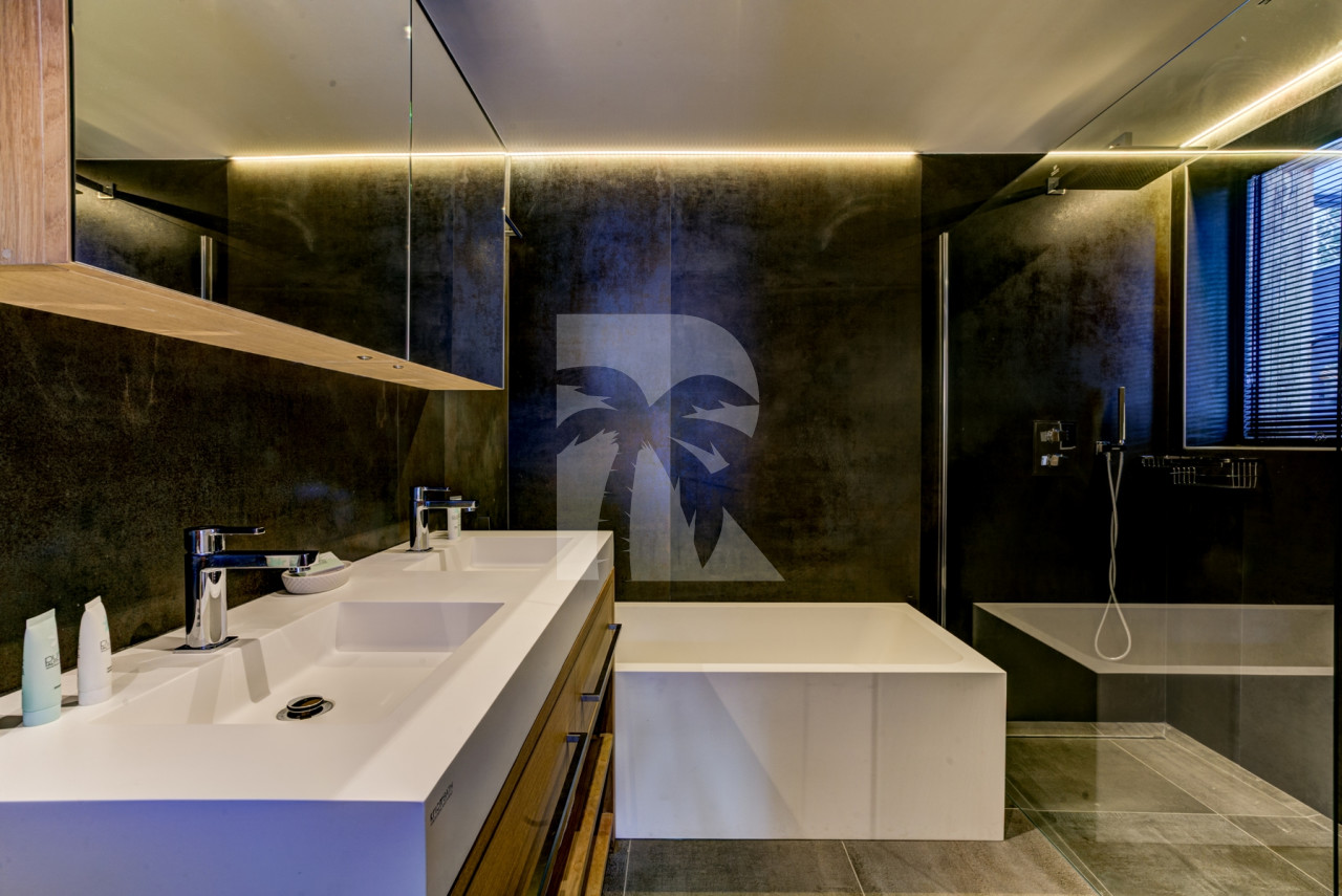 villa in Chamonix : Rent superb 5-bedroom chalet in Chamonix with indoor swimming pool - Photo 11