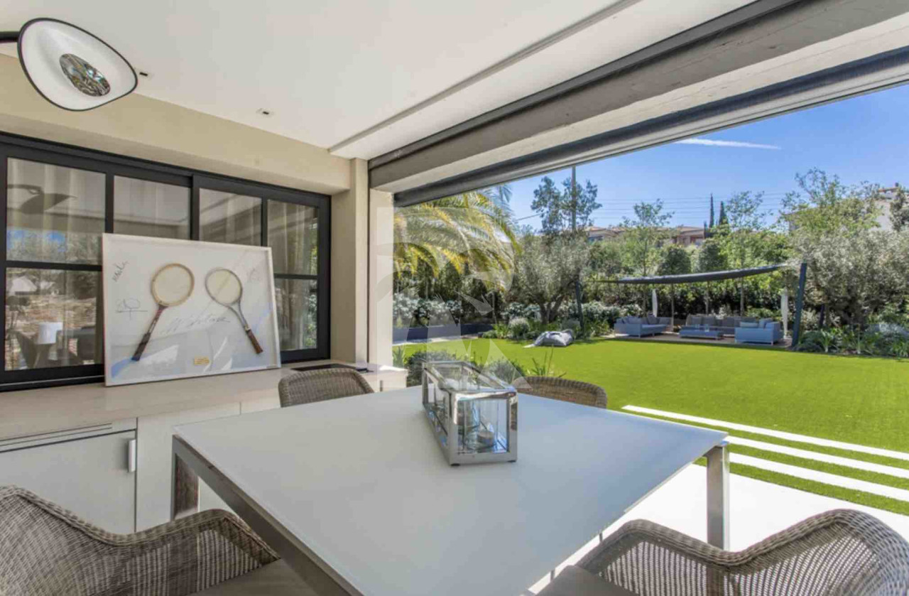villa in St Tropez : Rent this lovely villa located within walking distance to the village in a secured domain. - Photo 4