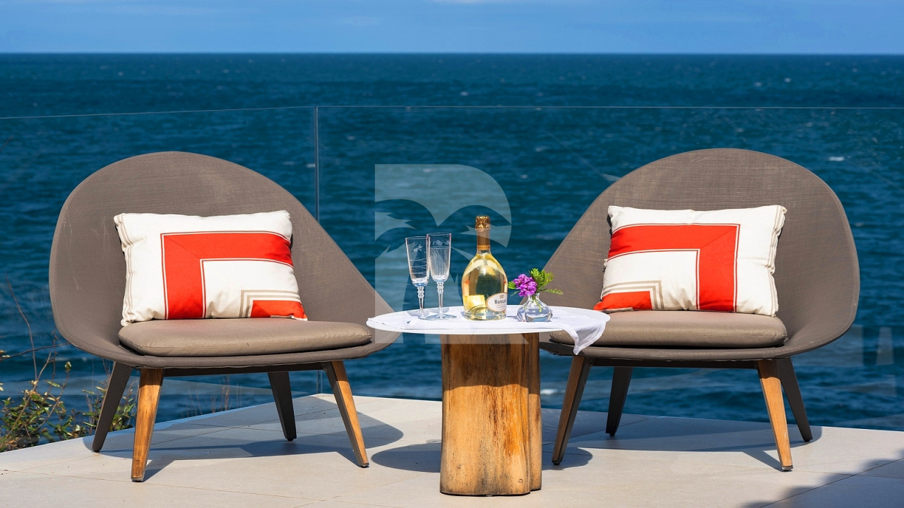 villa in St Tropez : Rent this gorgeous waterfront villa in a prestigious domain in St Tropez - Photo 7