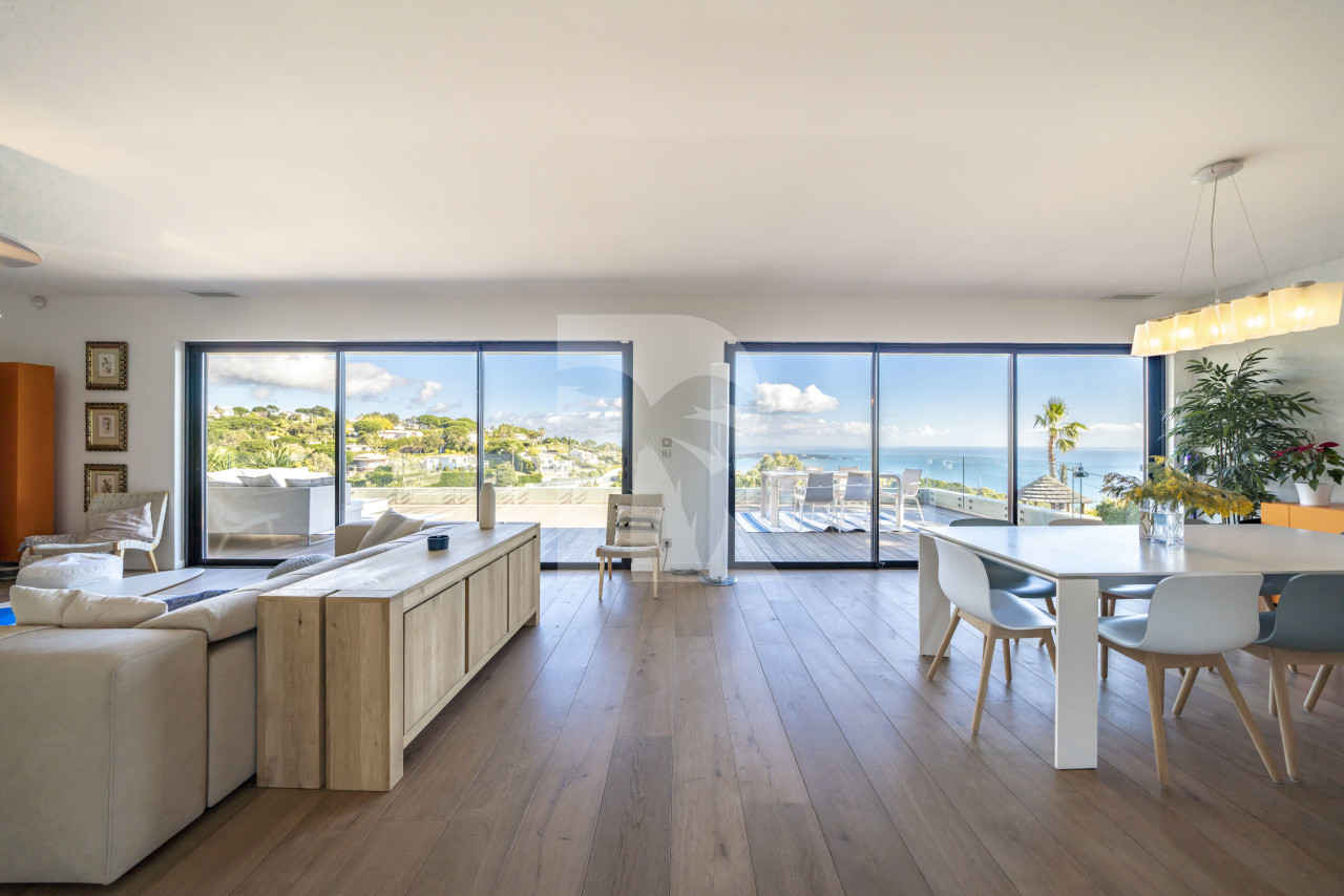 villa in Cannes : Rent this modern villa with a wonderful sea view located in a quiet area. - Photo 5