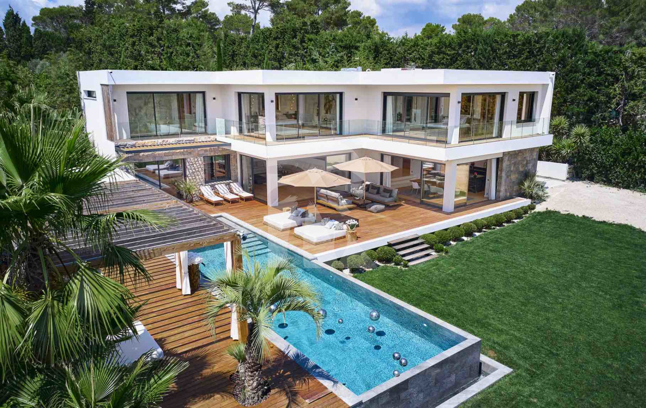 villa in Mougins : Rent stunning newly built 5 bedroom villa in an exclusive area of Mougins with easy access to Cannes - Photo 0