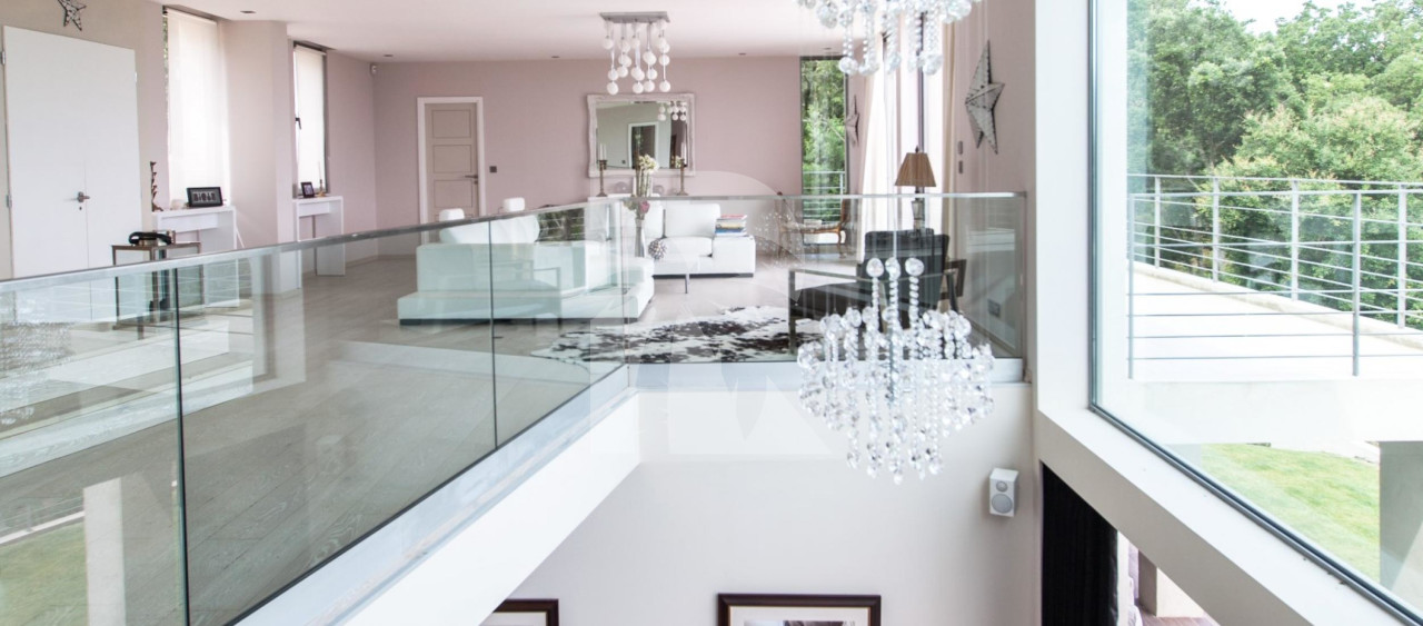 villa in St Tropez : Rent a modern villa in L'Escalet area with 6 bedrooms. - Photo 6
