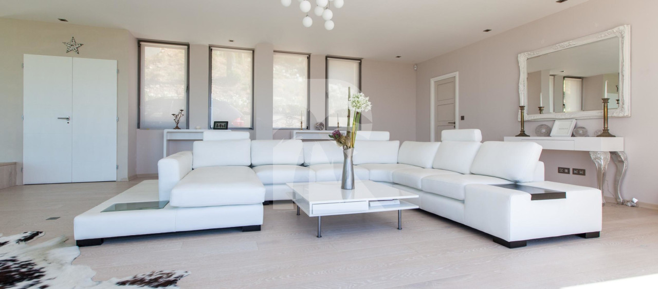 villa in St Tropez : Rent a modern villa in L'Escalet area with 6 bedrooms. - Photo 10