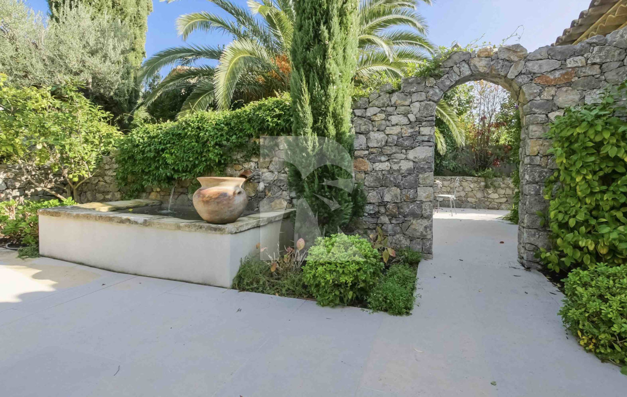 villa in St Tropez : Rent this charming villa with 4 bedrooms within walking distance to Tahiti Beach - Photo 4