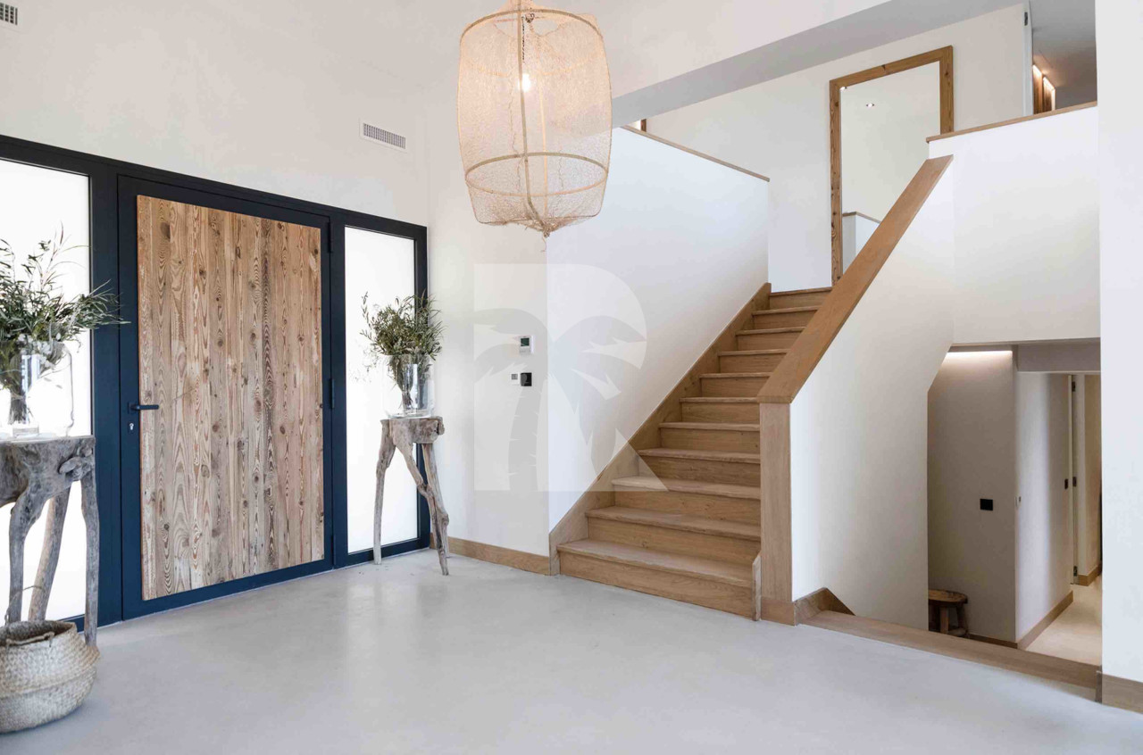 villa in St Tropez : Rent this brand new villa inside 'Les Parcs de Saint Tropez' with a nice sea view and large outdoor space. - Photo 8