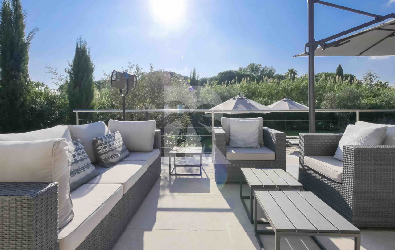 villa in St Tropez : Rent this charming villa with 4 bedrooms within walking distance to Tahiti Beach - Photo 3