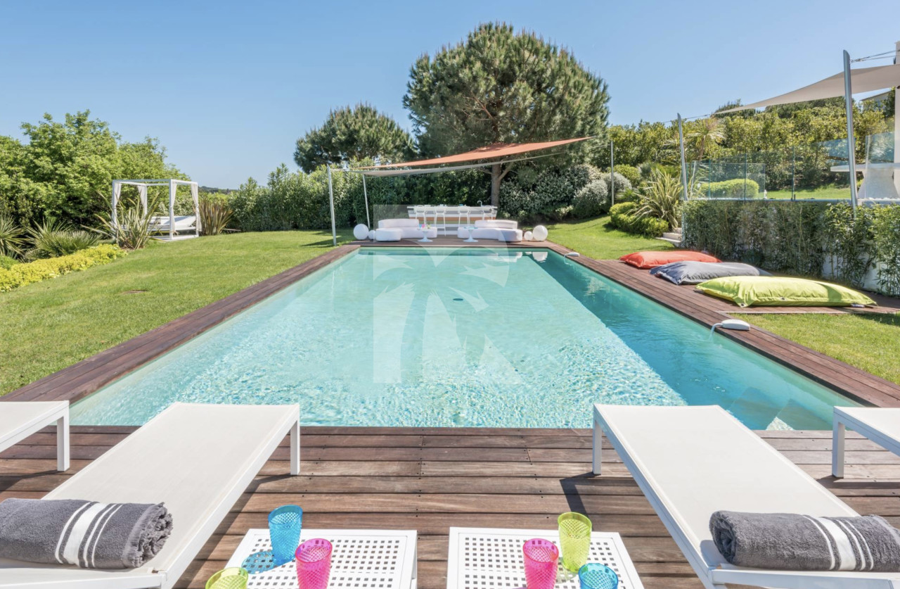 villa in St Tropez : Rent this lovely 7 bedrooms located in 'Les Marres' with a perfect location and all amenities you need for a wonderful stay. - Photo 2