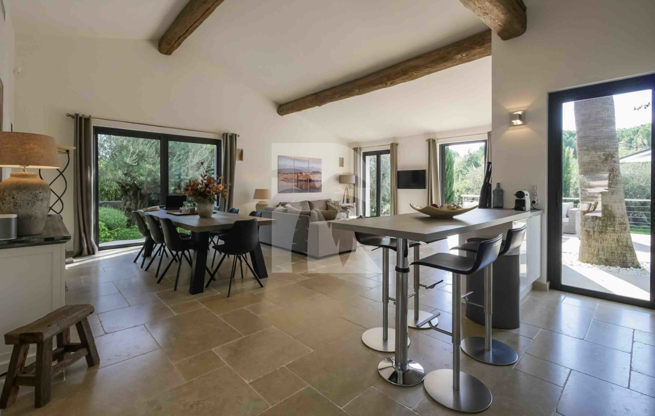 villa in St Tropez : Rent this charming villa with 4 bedrooms within walking distance to Tahiti Beach - Photo 7